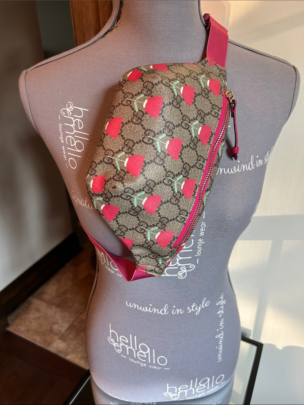 Gucci Brown Monogram Crossbody Bag with Pink Tulips 🌷 Print